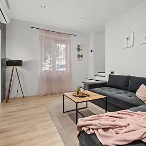 Rose Apartman